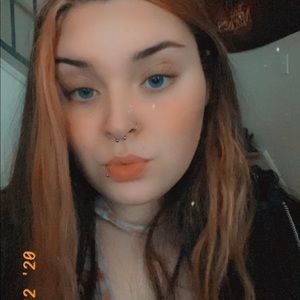 Meet your Posher, Alexis